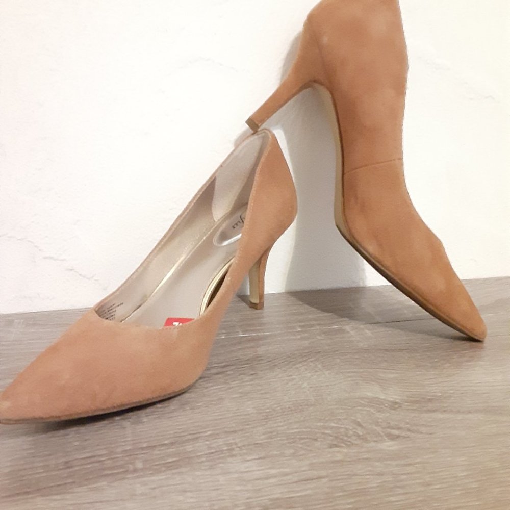ALFANI STEP 'N FLEX TAN SUEDE HEELS SIZE 7 1/2 WITH 3 INCH HEEL - Picture 7 of 11